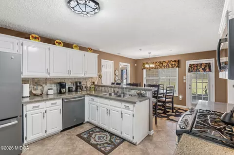 Kitchen - 800 Karie Dr, Mcdonough, GA 30253 photo 3 of 3