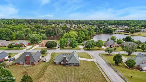 View/Area - 800 Karie Dr, Mcdonough, GA 30253 photo 4 of 12