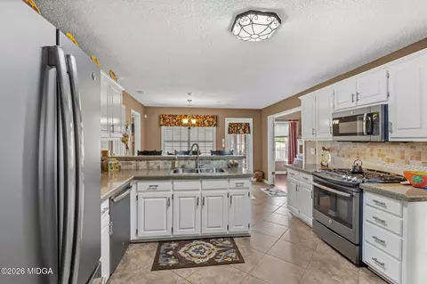 Kitchen - 800 Karie Dr, Mcdonough, GA 30253 photo 2 of 3
