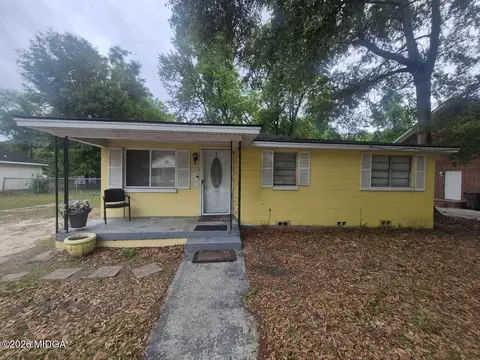 4015 Rockdale St, Savannah, GA 31405