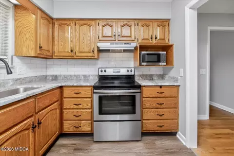 Kitchen - 103 Draper St, Warner Robins, GA 31088 photo 3 of 6