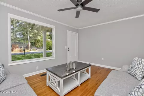 Living - 103 Draper St, Warner Robins, GA 31088 photo 2 of 3