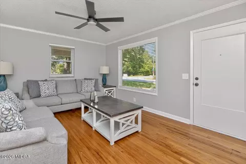 Living - 103 Draper St, Warner Robins, GA 31088 photo 1 of 3