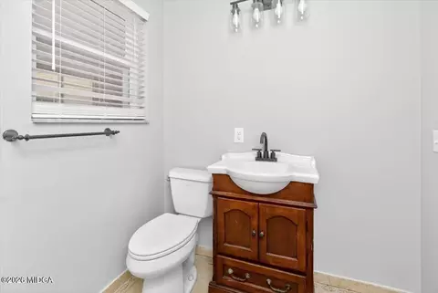 Bath - 103 Draper St, Warner Robins, GA 31088 photo 5 of 6