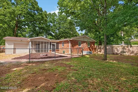 Exterior - 103 Draper St, Warner Robins, GA 31088 photo 14 of 17