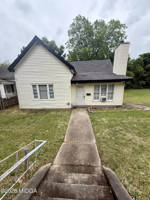 666 Woolfolk St, Macon, GA 31217