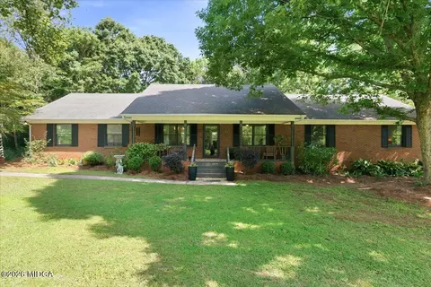 1608 Rumble Rd, Forsyth, GA 31029