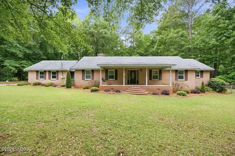 654 Fairmont Dr, Macon, GA 31210