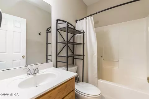 Bath - 211 Cade Ter, Warner Robins, GA 31088 photo 3 of 3