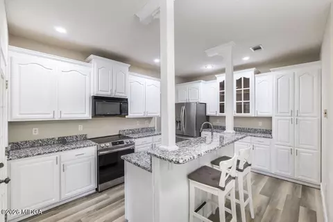 Kitchen - 211 Cade Ter, Warner Robins, GA 31088 photo 1 of 4