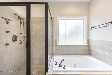 Bath - 211 Cade Ter, Warner Robins, GA 31088 photo 2 of 3