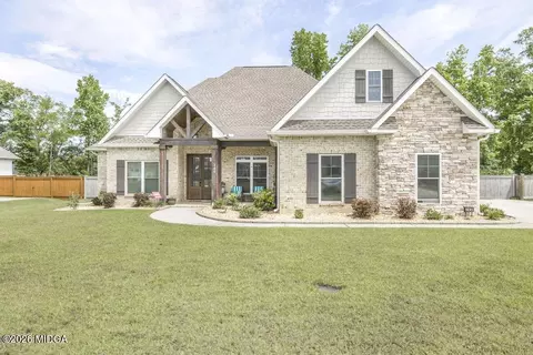240 Flat Shoal Dr, Bonaire, GA 31005