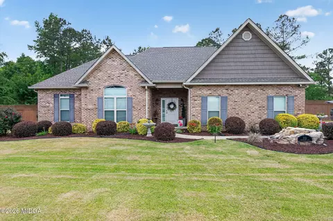 302 Paddington Ln, Lizella, GA 31052