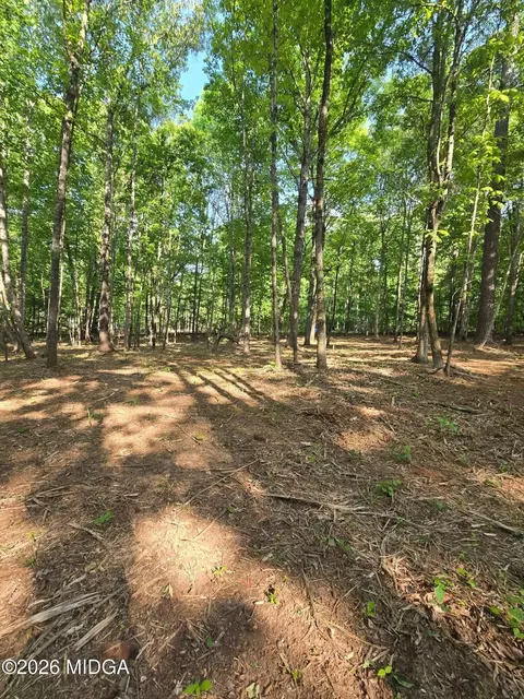 135 Lakeshore Dr SW, Eatonton, GA 31024