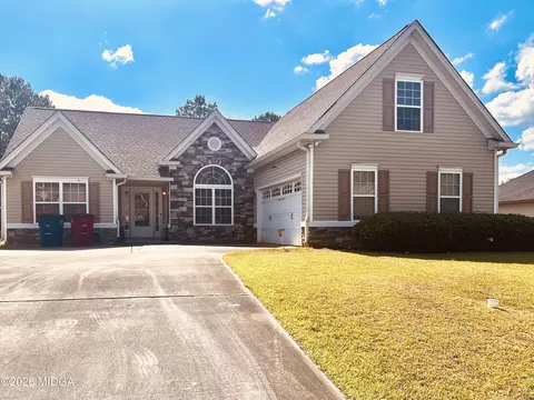 243 Heathwood Dr, Macon, GA 31206