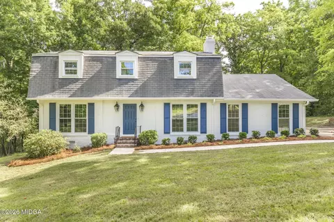 527 Commanche Dr, Macon, GA 31210