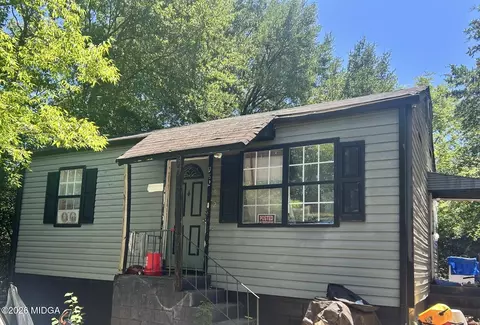 982 India Ave, Macon, GA 31206