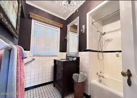 Bath - 94 3rd Ave, Mc Rae, GA 31055 photo 1 of 3