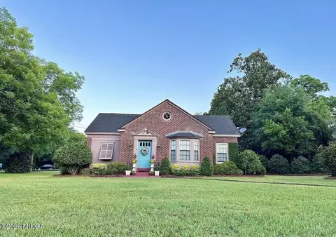 94 3rd Ave, Mc Rae, GA 31055