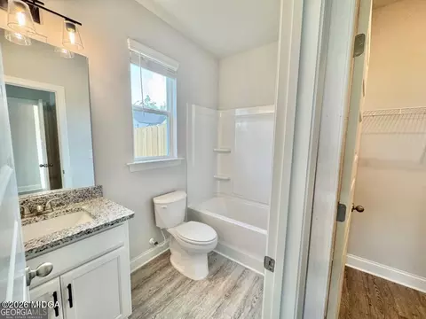 Bath - 140 Oak Dr, Gray, GA 31032 photo 1 of 4