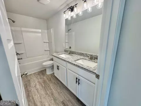 Bath - 140 Oak Dr, Gray, GA 31032 photo 4 of 4