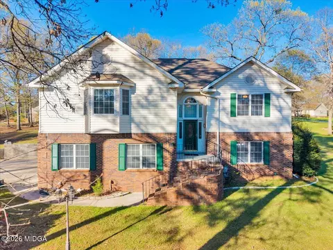111 Red Oak Gln, Centerville, GA 31028