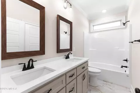 214 Golden Chestnut Bnd, Bonaire, GA 31005