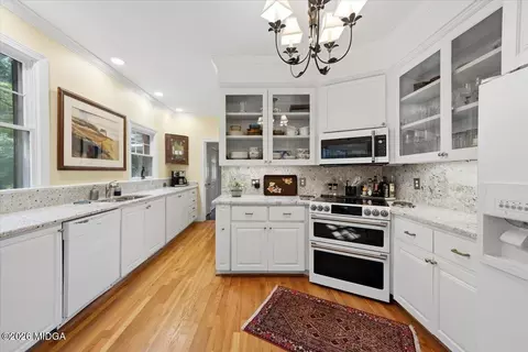 Kitchen - 138 Covington Pl, Macon, GA 31210 photo 2 of 3