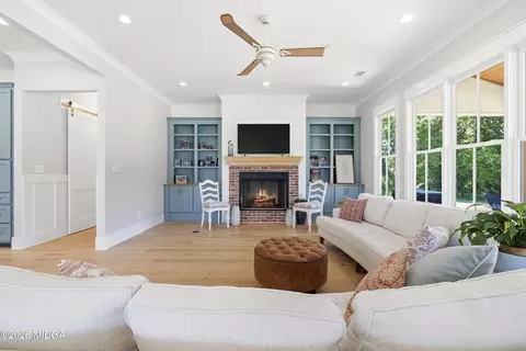Living - 1695 Harper Rd, Perry, GA 31069 photo 1 of 3