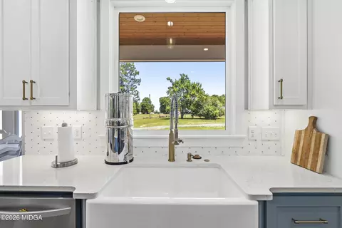Kitchen - 1695 Harper Rd, Perry, GA 31069 photo 4 of 12