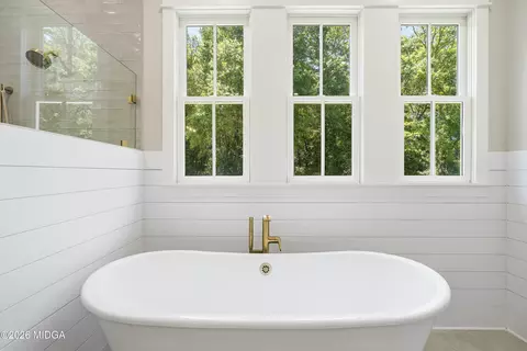 Bath - 1695 Harper Rd, Perry, GA 31069 photo 5 of 10