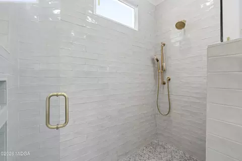 Bath - 1695 Harper Rd, Perry, GA 31069 photo 1 of 10