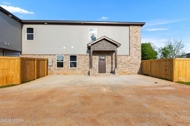 238 Beau Claire Cir, Byron, GA 31008