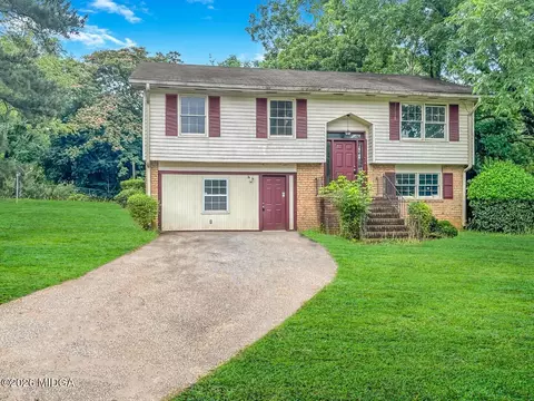 121 Kenwood Dr, Athens, GA 30601
