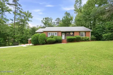 816 Winchester Cir, Macon, GA 31210