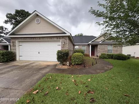 322 Manchester Ln, Byron, GA 31008