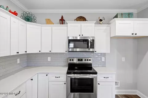 Kitchen - 490 Barbara Ct, Forsyth, GA 31029 photo 3 of 3