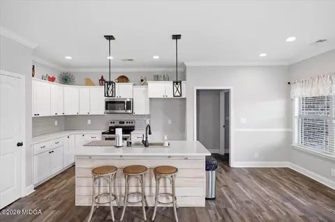 Kitchen - 490 Barbara Ct, Forsyth, GA 31029 photo 2 of 3