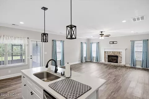 Living - 490 Barbara Ct, Forsyth, GA 31029 photo 2 of 2