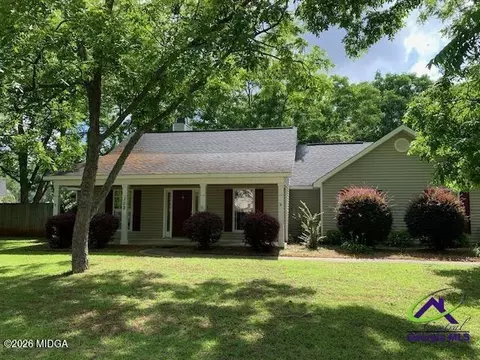 102 Grove Ln, Kathleen, GA 31047