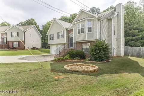 2757 Luke Dr, Ellenwood, GA 30294