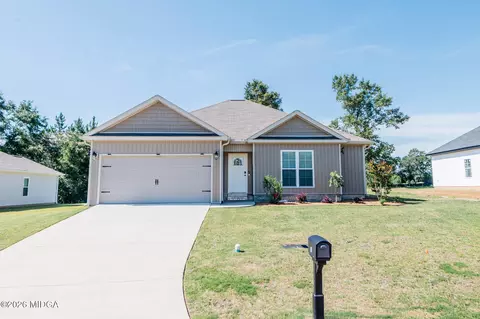 65 Cole Dr, Hawkinsville, GA 31036