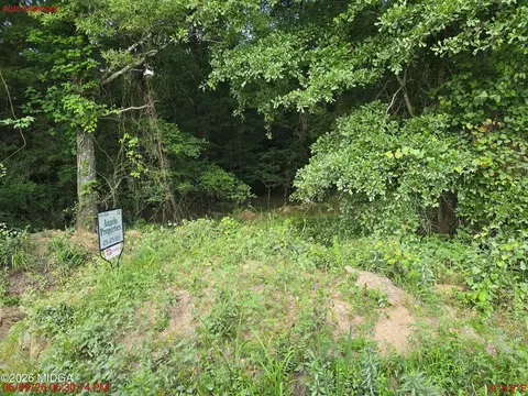 2300 Dennis Rd, Macon, GA 31220
