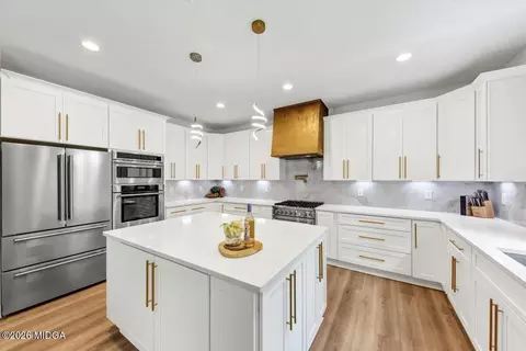 636 Harbour Shores Dr, Jackson, GA 30233