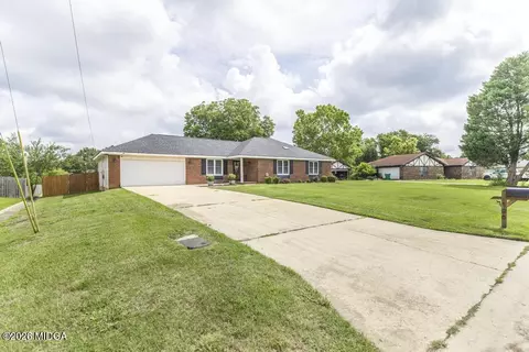 106 Beechwood Dr, Bonaire, GA 31005