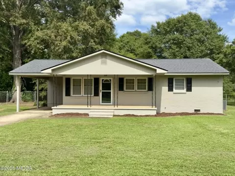 606 Chamlee Dr, Fort Valley, GA 31030