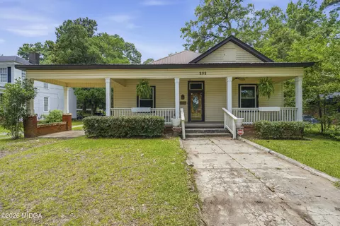 202 Everett Sq, Fort Valley, GA 31030