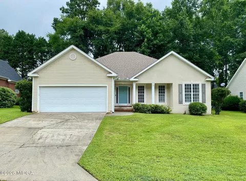 525 Sugarloaf Dr, Macon, GA 31204