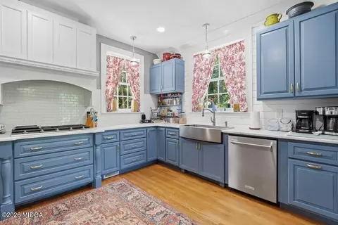 Kitchen - 3155 Ingleside Ave, Macon, GA 31204 photo 4 of 4