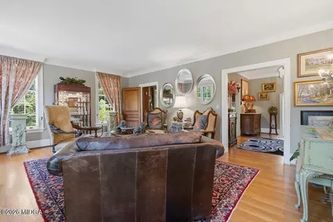 Living - 3155 Ingleside Ave, Macon, GA 31204 photo 5 of 8